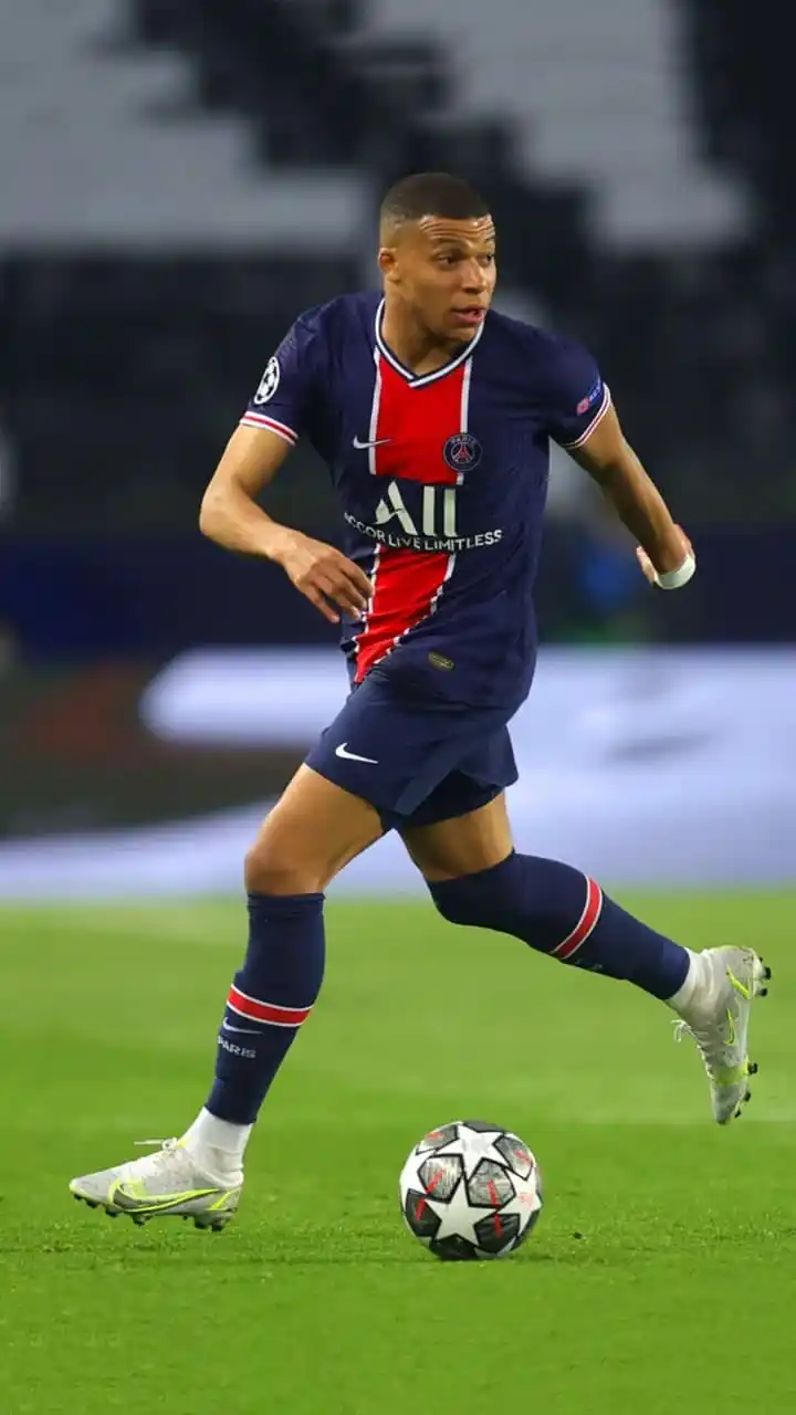 Kylian Mbappe wallpapers 4k_15_11zon